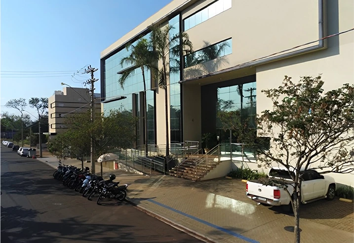 EFICIÊNCIA<br /><strong>Em Agricultura de Precisão com Drone de Pulverização</strong>