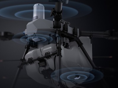 O radar frontal realiza 5.000 varreduras verticais do espaço aéreo por segundo, combinadas com varreduras de rotação mecânica horizontal de 360°, juntamente com um radar traseiro que oferece um alcance de detecção mais abrangente.