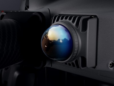 Capaz de capturar uma densa nuvem de pontos espaciais de até 300.000 pontos por segundo, fornecendo uma visão detalhada de terrenos complexos.