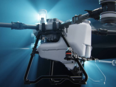 Além dos faróis baixos existentes, novos faróis altos frontais e iluminação suplementar descendente foram adicionados, garantindo operações noturnas mais seguras.